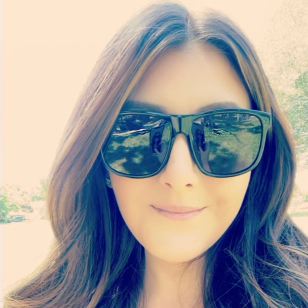 Meet your Posher, Vanessa